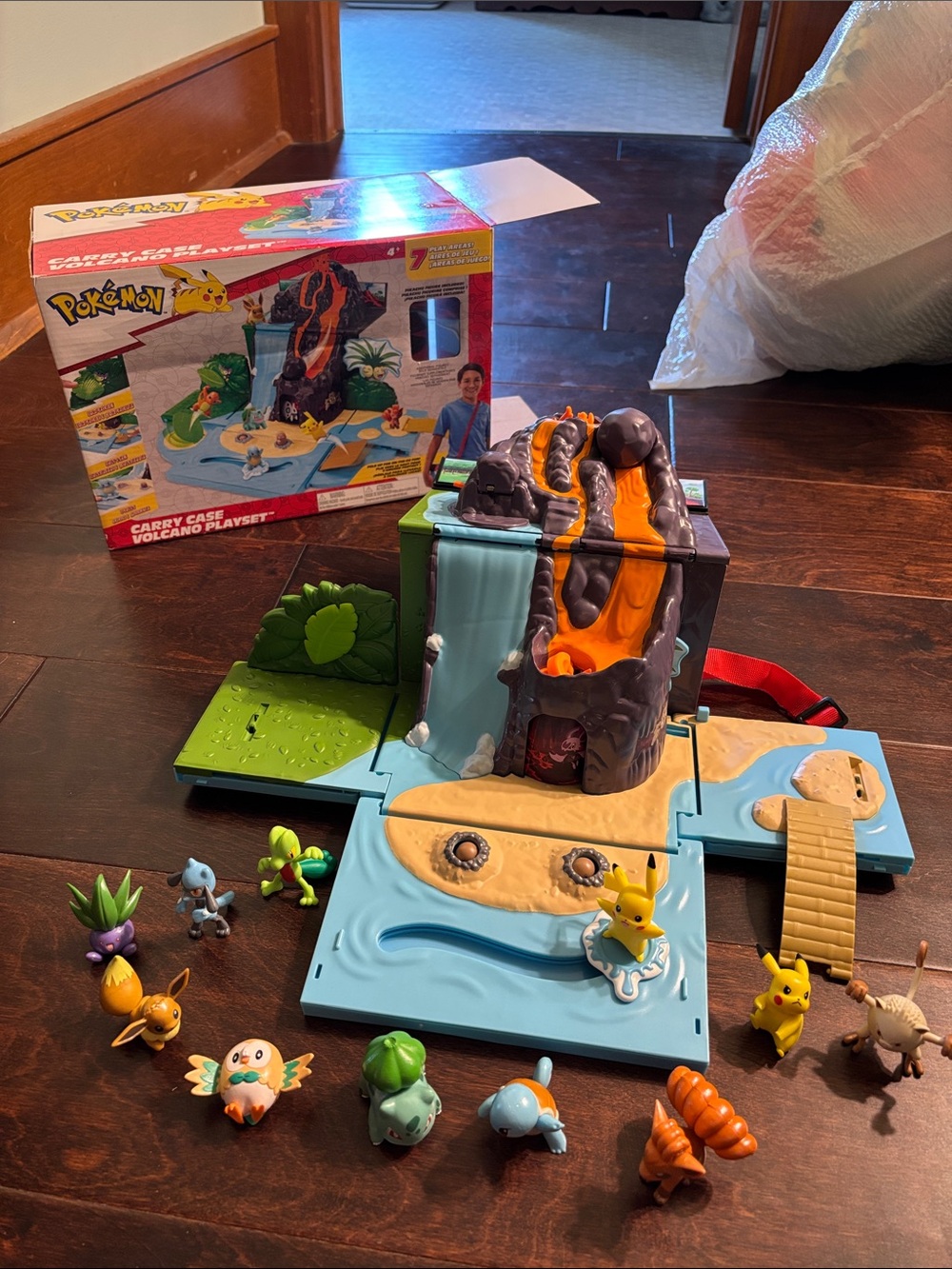Pokemon Volcano Carry Case Playset with Blue, Orange, Green, Yellow Accents